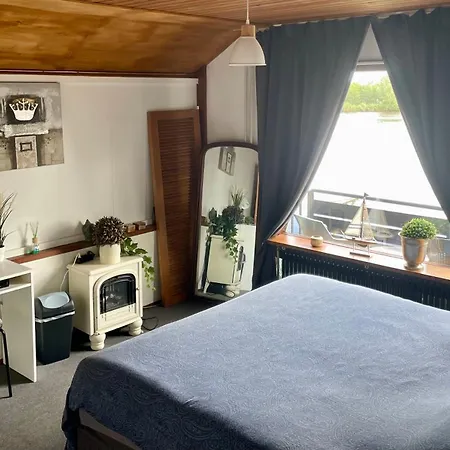 1-2 Pp Ams Airport Great View Roelofarendsveen