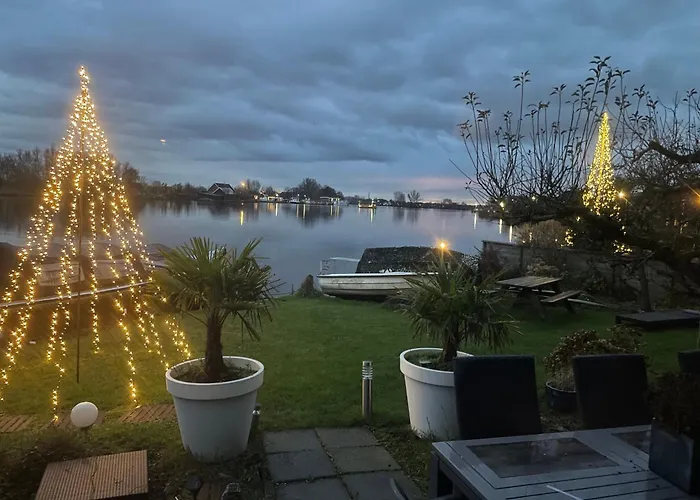 1-2 Pp Ams Airport Great View Проживание в семье Roelofarendsveen